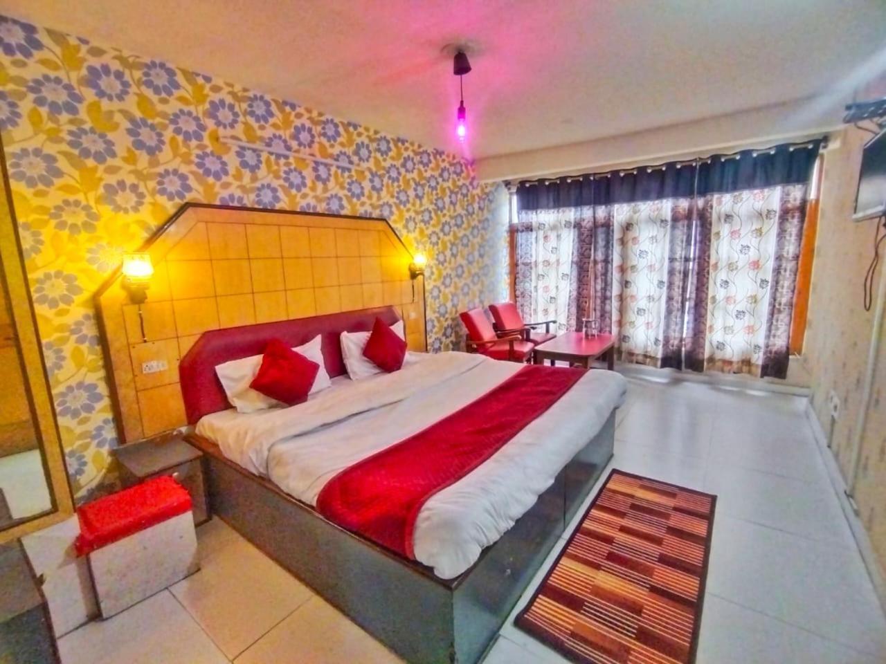 Hotel Gilbert Mountain View Manāli Extérieur photo
