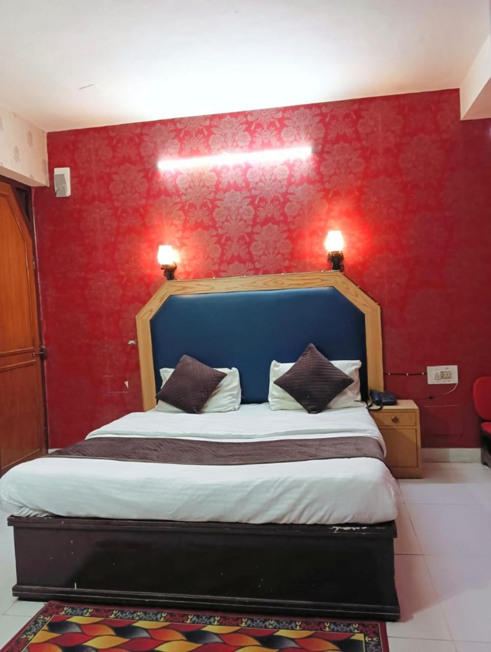 Hotel Gilbert Mountain View Manāli Extérieur photo