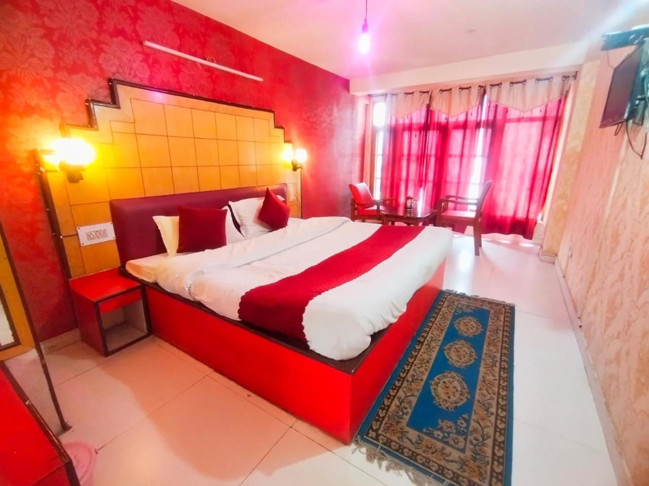 Hotel Gilbert Mountain View Manāli Extérieur photo