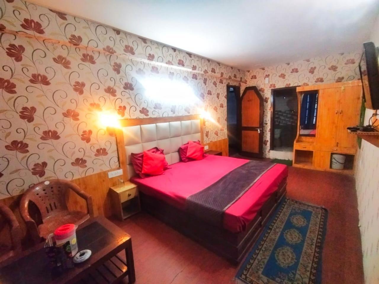 Hotel Gilbert Mountain View Manāli Extérieur photo